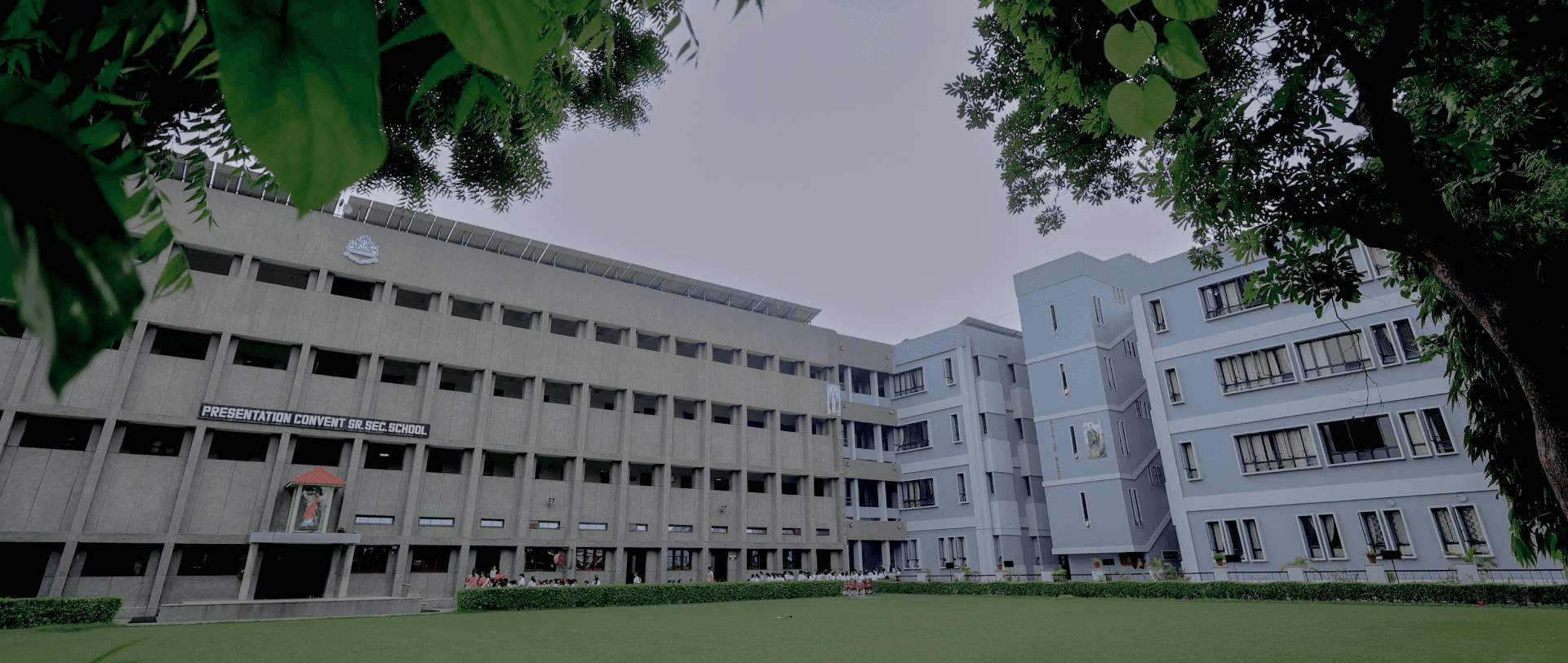 Presentation Convent Sr. Sec. School, Mukherjee Marg
